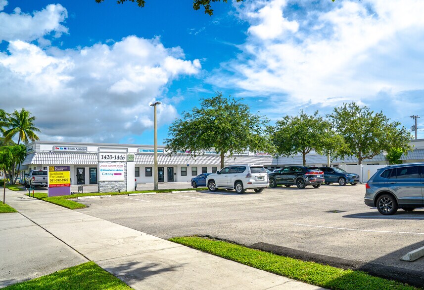 1446 NW Boca Raton Blvd, Boca Raton, FL à louer - Photo du bâtiment - Image 3 de 22