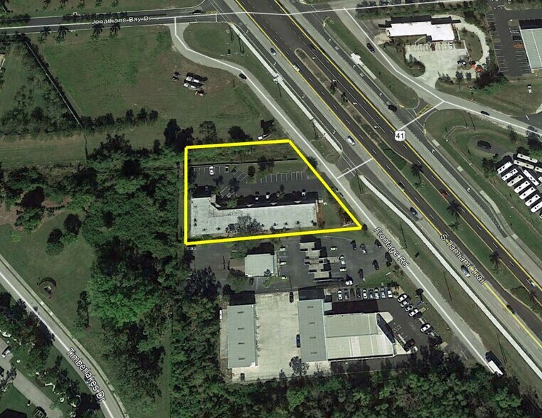 16050 S Tamiami Trl, Fort Myers, FL à louer - Photo du bâtiment - Image 3 de 4