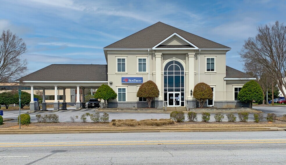 350 E Henry St, Spartanburg, SC à louer - Photo du bâtiment - Image 1 de 3