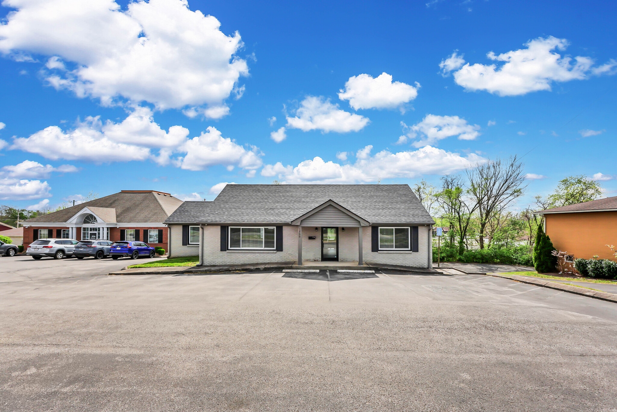 1758 Memorial Dr, Clarksville, TN for lease Interior Photo- Image 1 of 39