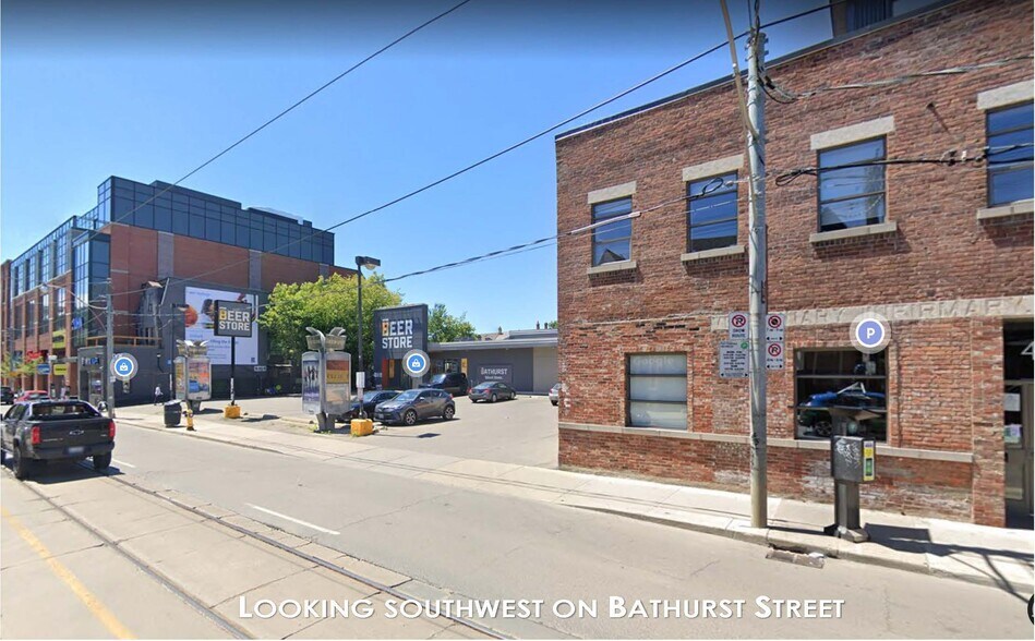 452 Bathurst St, Toronto, ON à vendre - Photo du bâtiment - Image 3 de 3