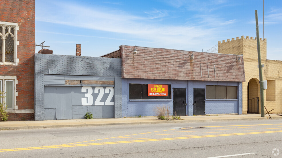 312-322 W 7 Mile Rd, Detroit, MI for lease - Primary Photo - Image 1 of 4