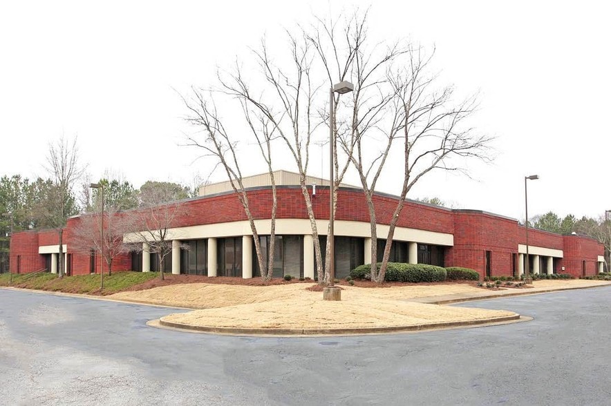 5700 Highlands Pky SE, Smyrna, GA for sale - Building Photo - Image 3 of 71