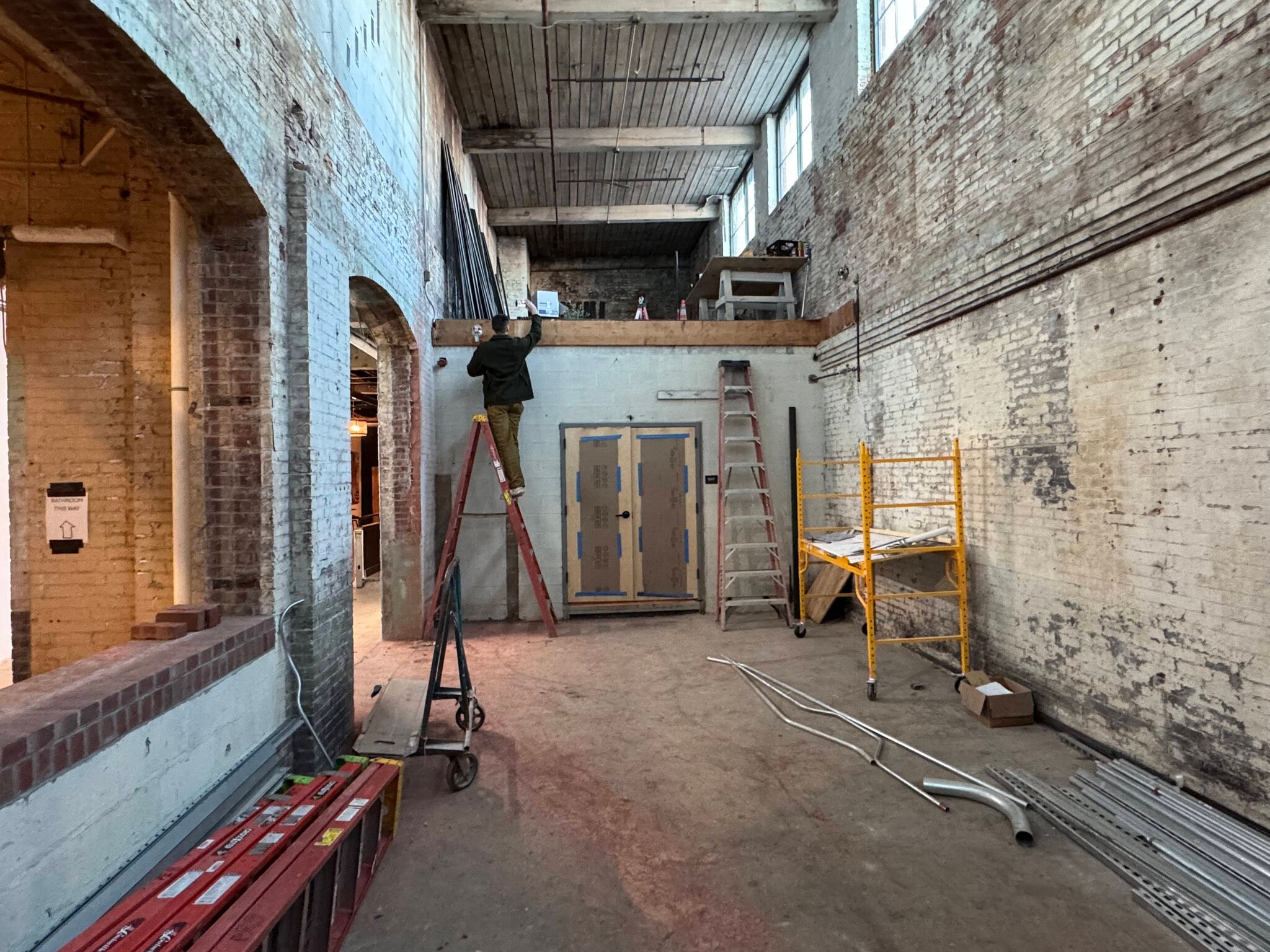 909 Islington St, Portsmouth, NH for lease Interior Photo- Image 1 of 3