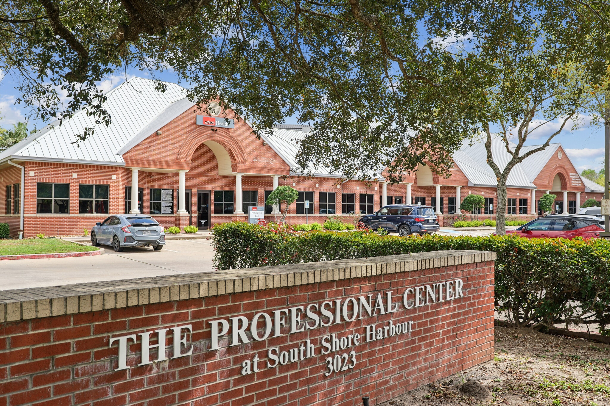 3023 Marina Bay Dr, League City, TX for lease Primary Photo- Image 1 of 11