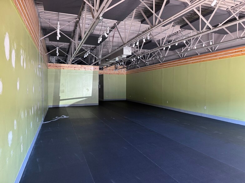 199 John W Morrow Jr Pky, Gainesville, GA for lease - Building Photo - Image 3 of 6