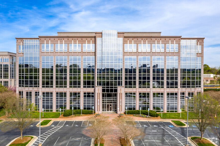 2550 W Tyvola Rd, Charlotte, NC for lease - Building Photo - Image 2 of 24