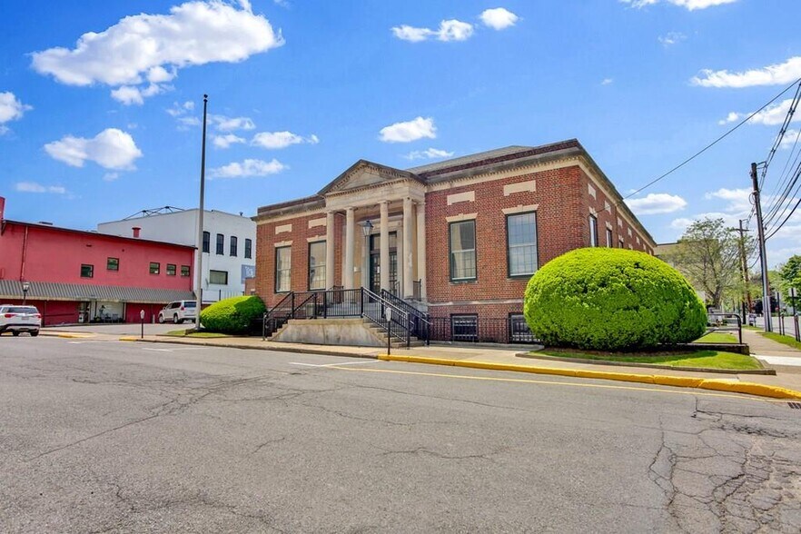 2 Waln St, Wellsboro, PA à vendre - Photo du bâtiment - Image 2 de 80