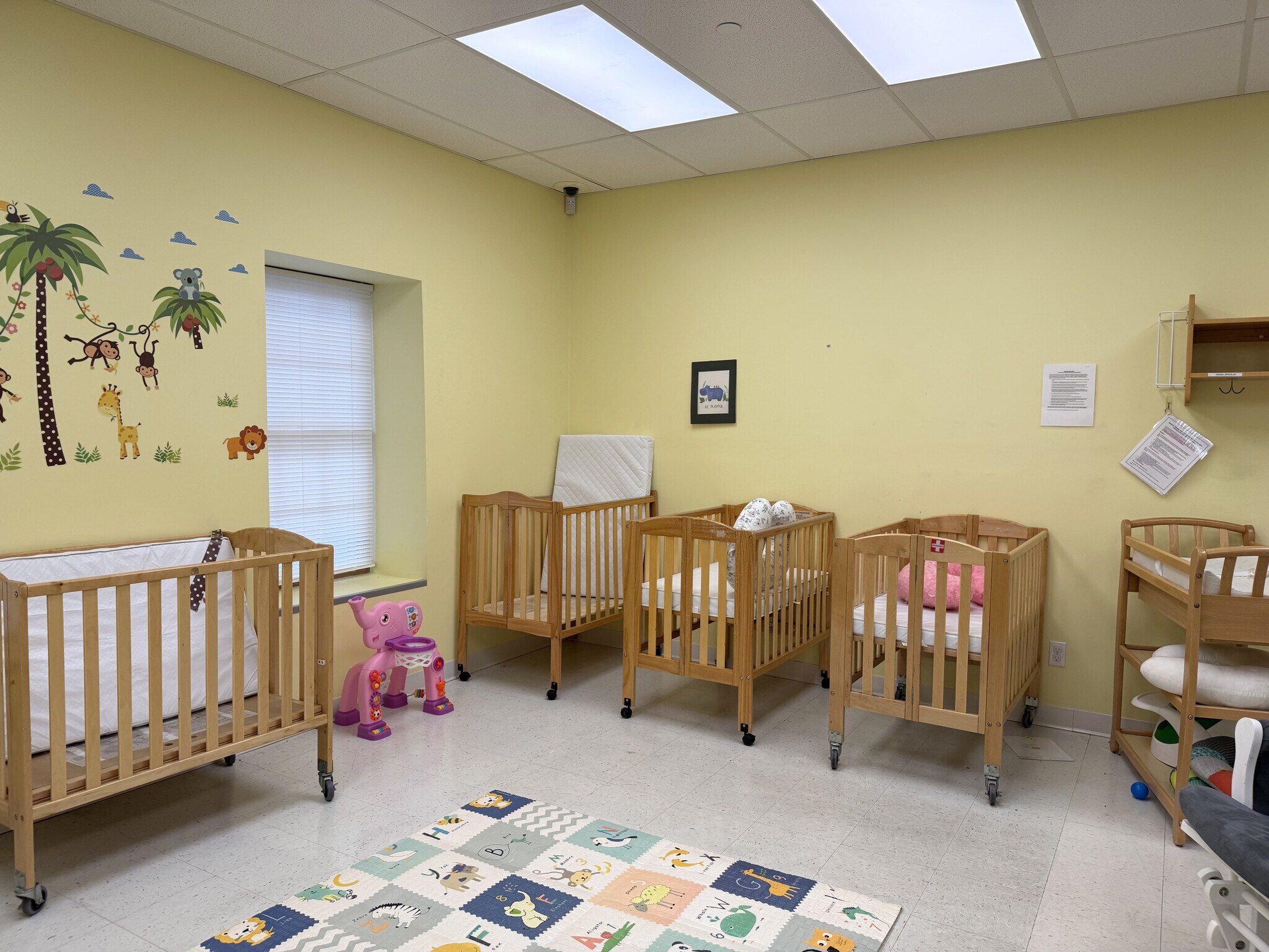 1333 Thomaston Ave, Waterbury, CT à louer Photo intérieure- Image 1 de 21