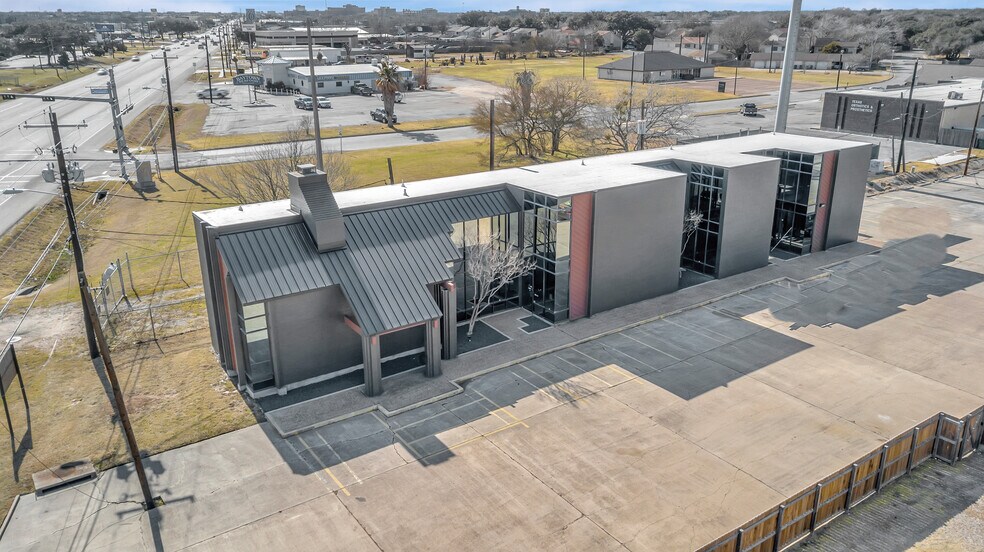 4104 Houston Hwy, Victoria, TX à louer - Photo du bâtiment - Image 2 de 9