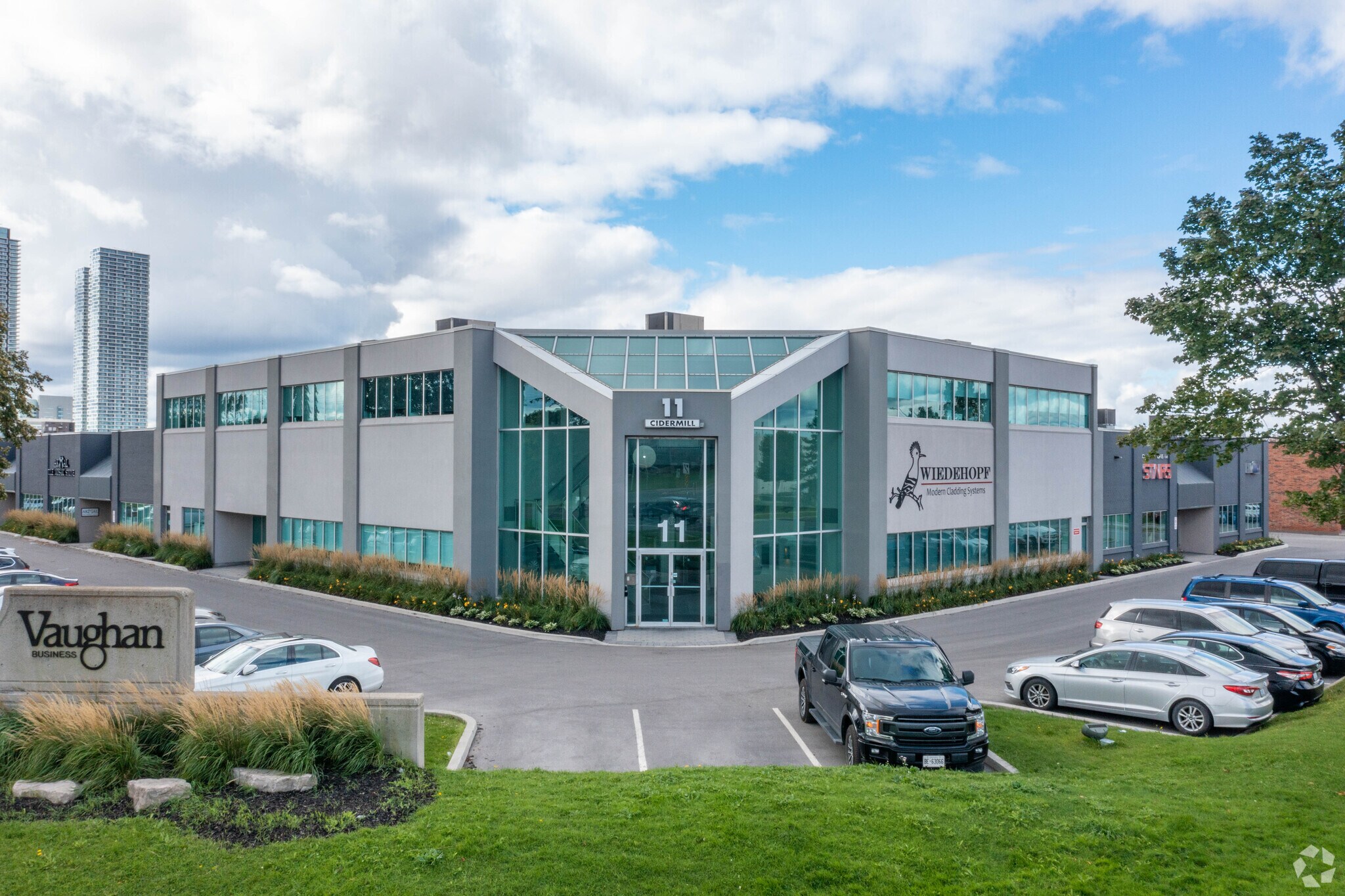 11 Cidermill Ave, Vaughan, ON for sale Primary Photo- Image 1 of 1