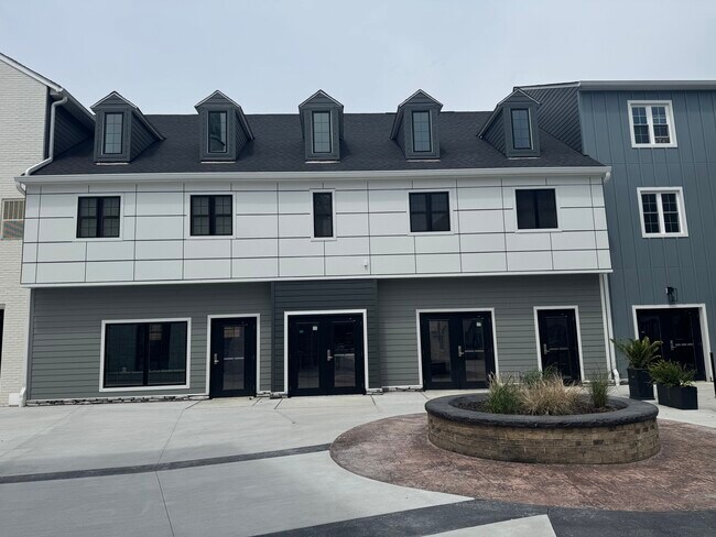 Plus de détails pour 1232-1300 Weathervane Ln, Akron, OH - Bureau/Commerce de détail à louer