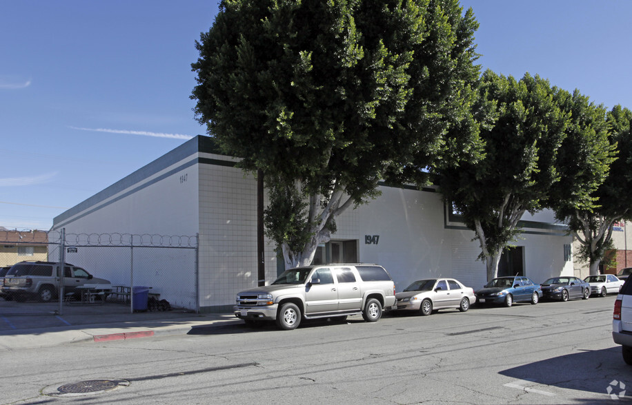 1947 1st St, San Fernando, CA for sale - Primary Photo - Image 1 of 15