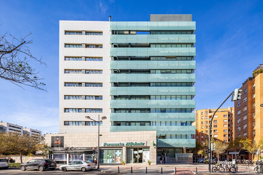 Avinguda d'Alfahuir, 45, València, Valencia à louer - Photo du bâtiment - Image 3 de 5