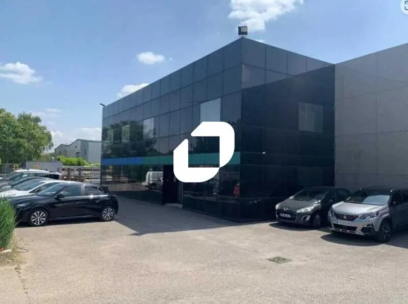 Flex in Vaulx-en-Velin for lease Building Photo- Image 1 of 14