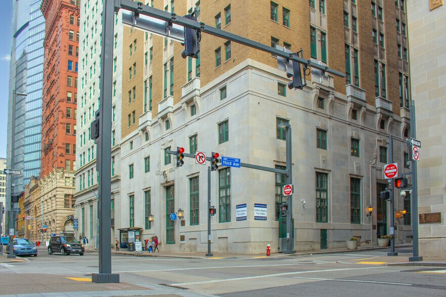 304 Wood St, Pittsburgh, PA à louer - Photo du bâtiment - Image 2 de 12