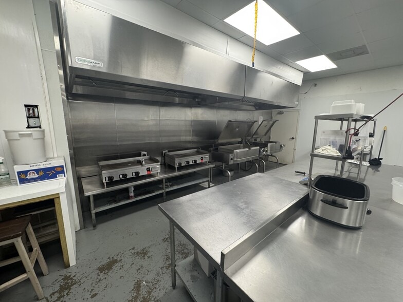 3102 S Ruby Ave, Gonzales, LA à vendre - Photo du bâtiment - Image 2 de 6