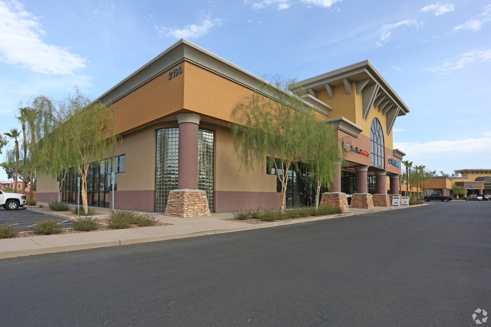 2100-2160 W Chandler Blvd, Chandler, AZ for lease Primary Photo- Image 1 of 12