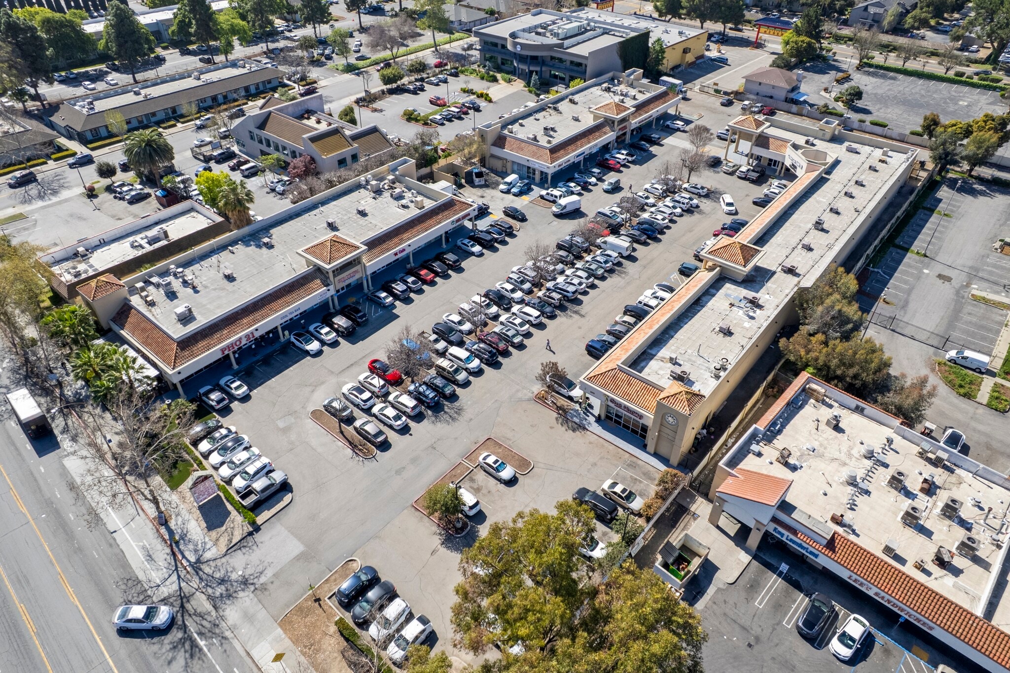 ASIAN THEMED RETAIL SHOPPING CENTER portfolio of 3 properties for sale on LoopNet.ca Building Photo- Image 1 of 25