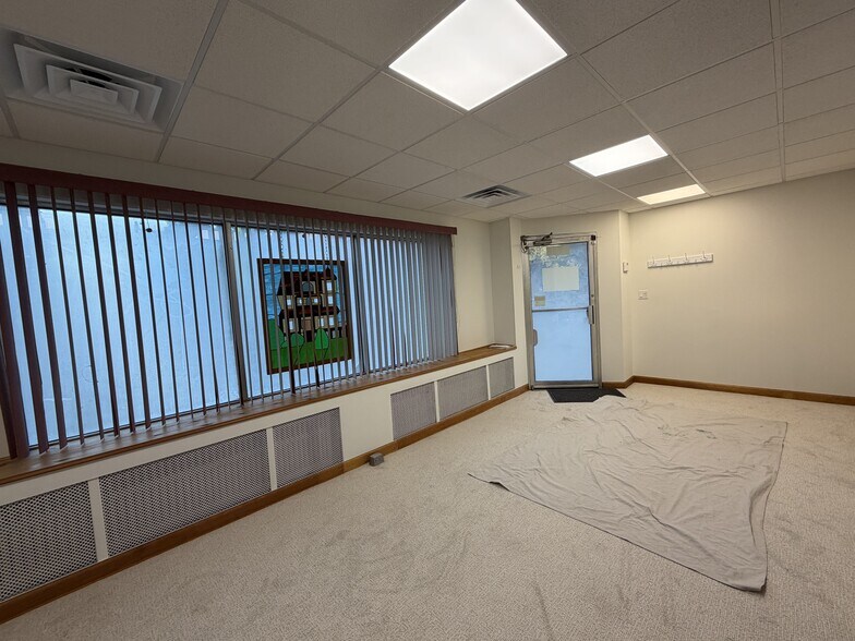 4155 Addison St, Chicago, IL à louer - Photo du bâtiment - Image 3 de 7