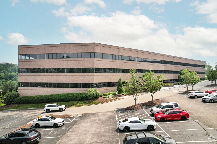 424 S Woods Mill Rd, Chesterfield, MO for lease - Primary Photo - Image 1 of 4