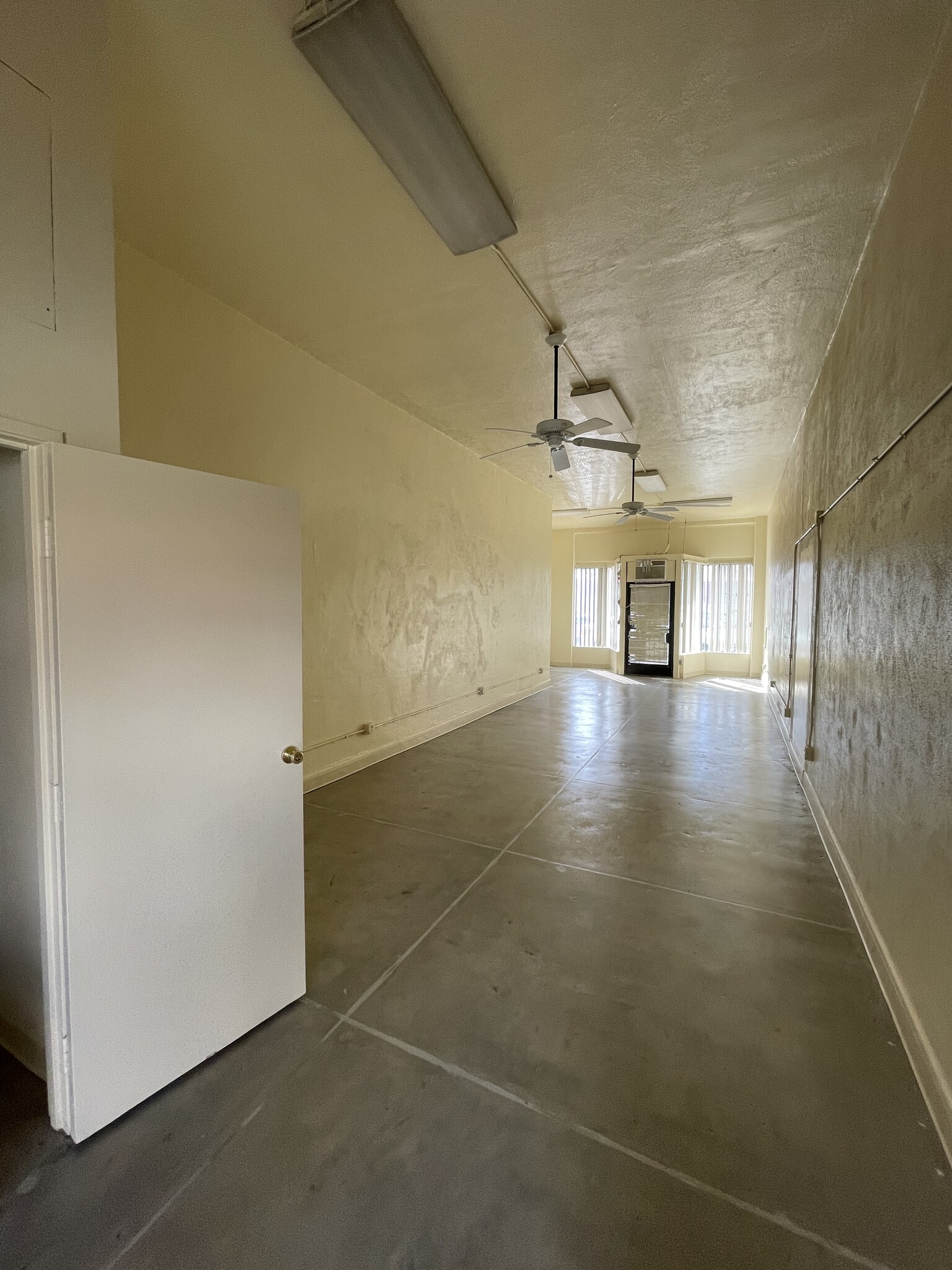 2313 S Atlantic Blvd, Commerce, CA à louer Photo du bâtiment- Image 1 de 1