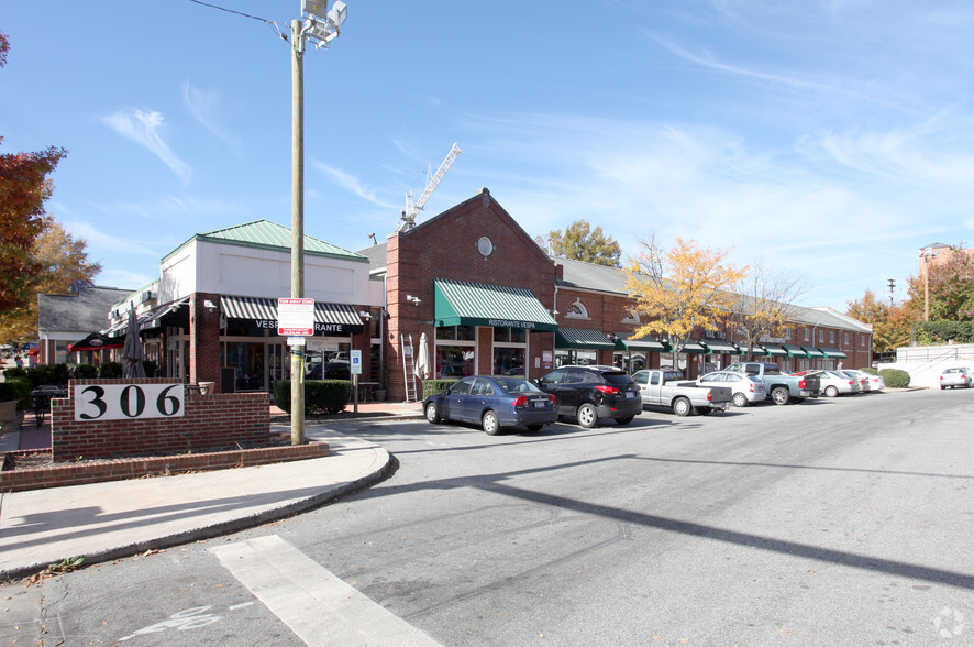 306 W Franklin St, Chapel Hill, NC for sale - Primary Photo - Image 1 of 1