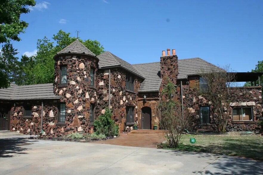 900 N Burford Ave, Watonga, OK à vendre - Photo du bâtiment - Image 1 de 32