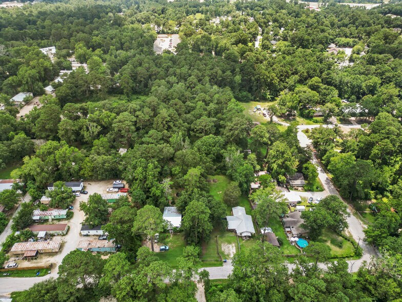 531 & 687 Cline St, Huntsville, TX à vendre - Photo du bâtiment - Image 2 de 17