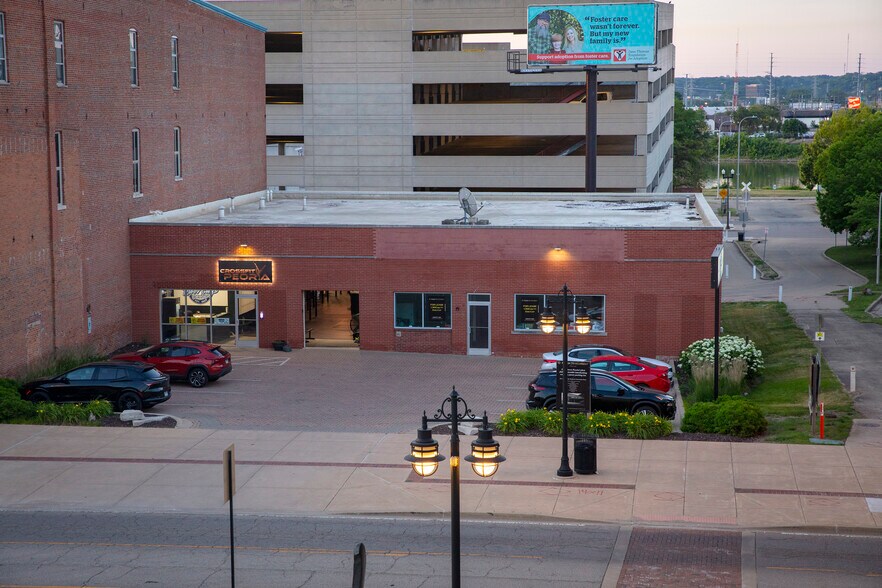 428 SW Washington St, Peoria, IL à louer - Photo du bâtiment - Image 3 de 15