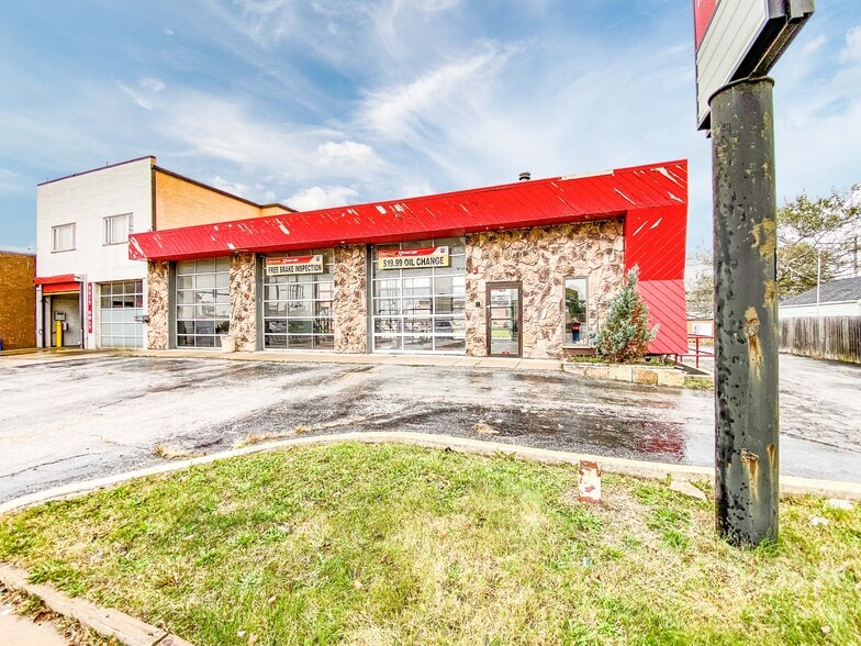 4819 W 93rd St, Oak Lawn, IL for lease - Building Photo - Image 1 of 12