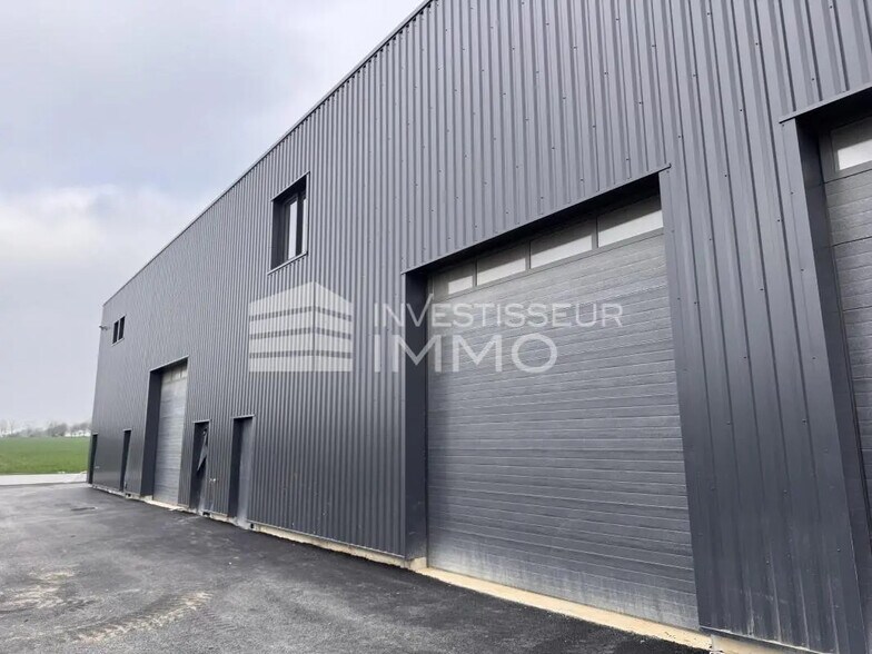 Flex dans Villeneuve-sous-Dammartin à louer - Photo du bâtiment - Image 1 de 4