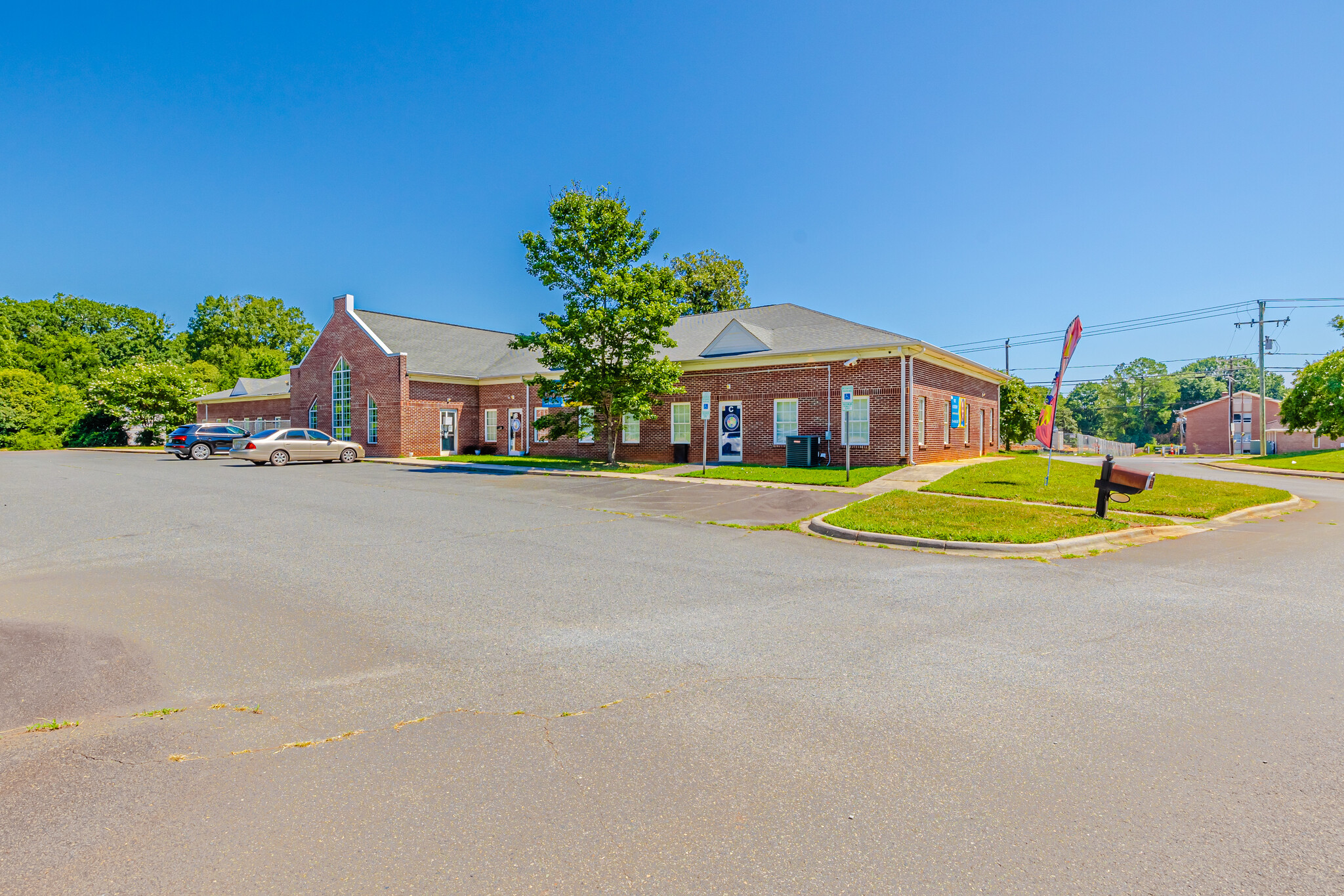 721 W Sugar Creek Rd, Charlotte, NC for sale Building Photo- Image 1 of 1