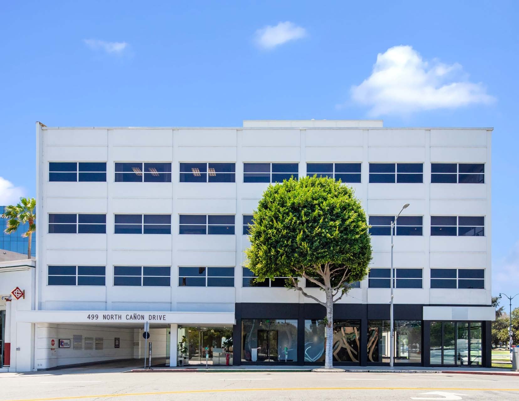 499 N Canon Dr, Beverly Hills, CA for lease Interior Photo- Image 1 of 2