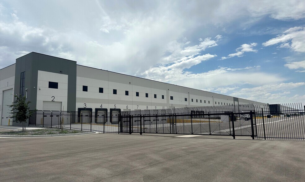 5354 W 700 South, Salt Lake City, UT à louer - Photo du bâtiment - Image 2 de 4