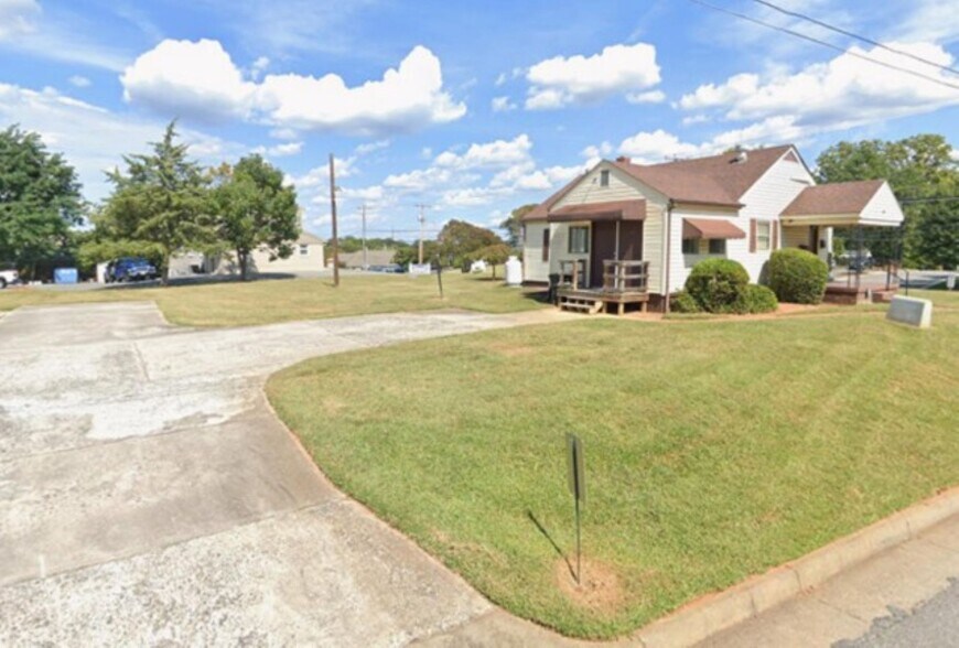 100 Richeson Dr, Lynchburg, VA à vendre - Photo du bâtiment - Image 2 de 2