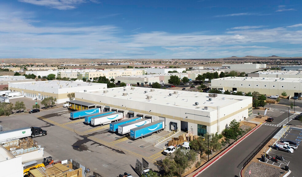 7300 Meridian Place & 7201 Bluewater Rd portfolio of 2 properties for sale on LoopNet.ca - Building Photo - Image 3 of 7