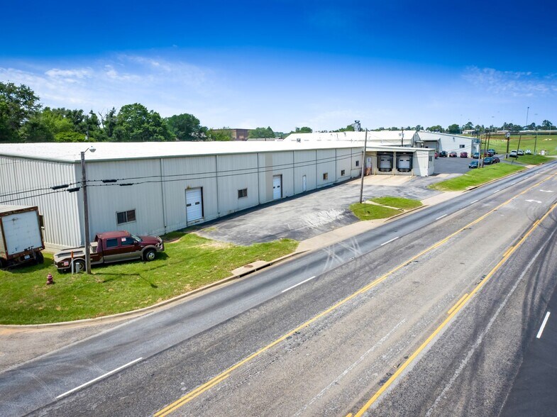 699 N Frankston Hwy, Frankston, TX à vendre - Photo du bâtiment - Image 2 de 4