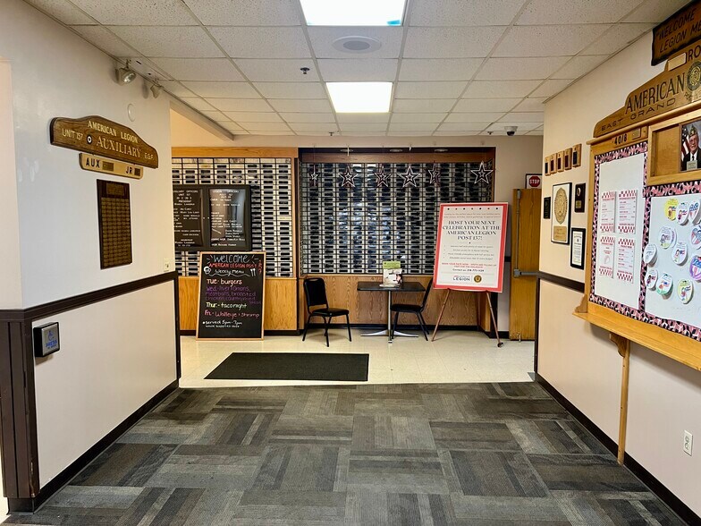 1009 Central Ave NW, East Grand Forks, MN à vendre - Photo du bâtiment - Image 2 de 15