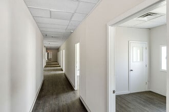 204 Red Rd, McMinnville, TN for sale Interior Photo- Image 2 of 2