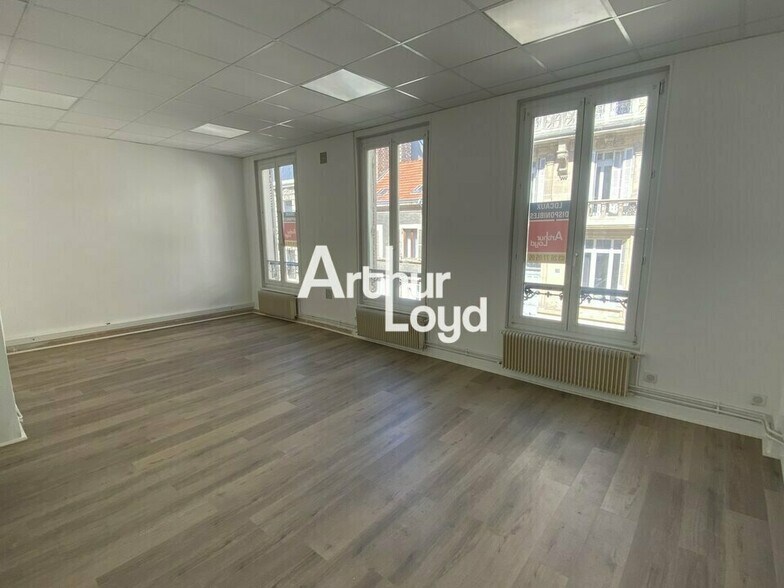 Office in Reims for lease - Building Photo - Image 3 of 4
