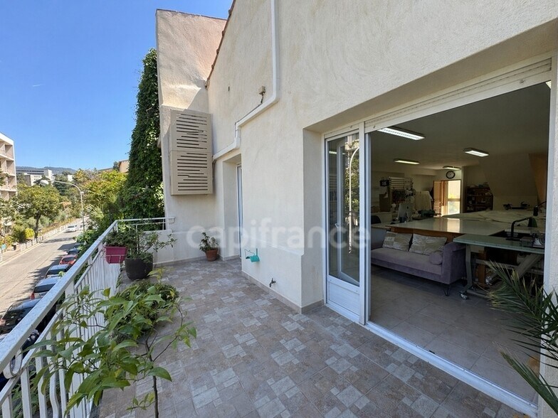 Retail in Nice for sale - Building Photo - Image 2 of 33