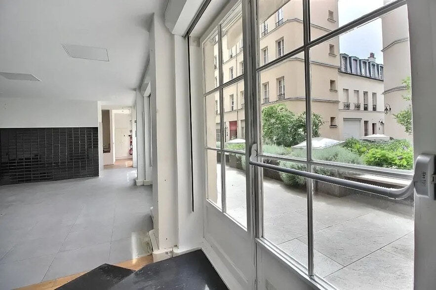 45 Rue De Montreuil, Paris for lease - Interior Photo - Image 3 of 7