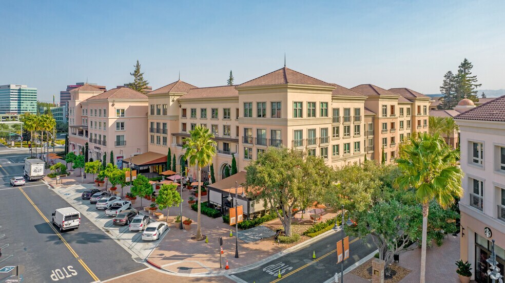 Bowers Ave, Santa Clara, CA à louer - Photo du bâtiment - Image 3 de 8