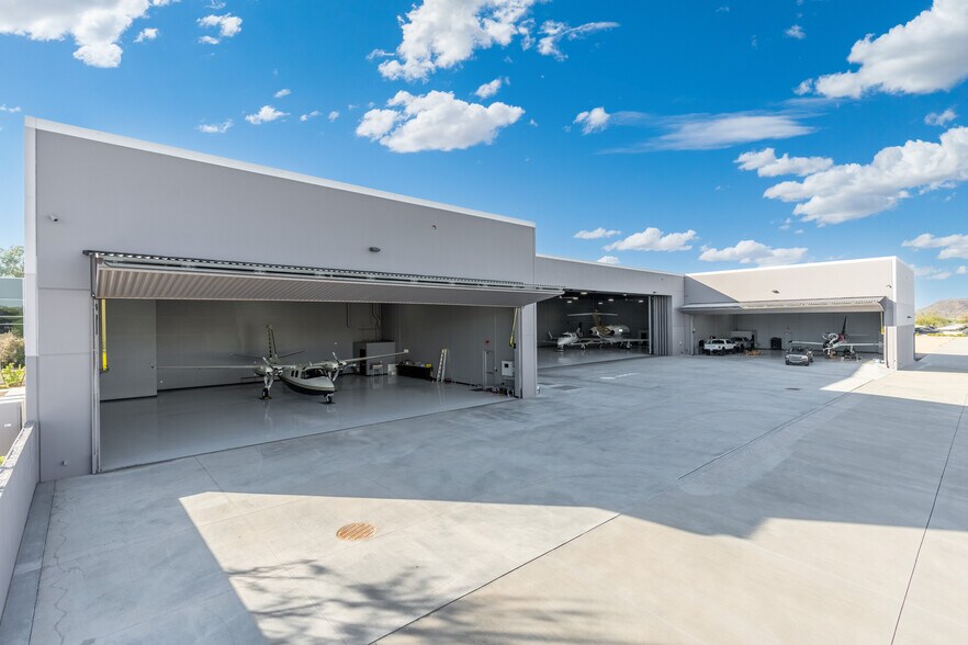 22644 N 17th Ave, Phoenix, AZ à louer - Photo du bâtiment - Image 3 de 7