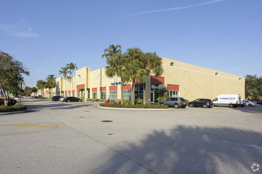 1520 S Powerline Rd, Deerfield Beach, FL for lease - Building Photo - Image 1 of 7