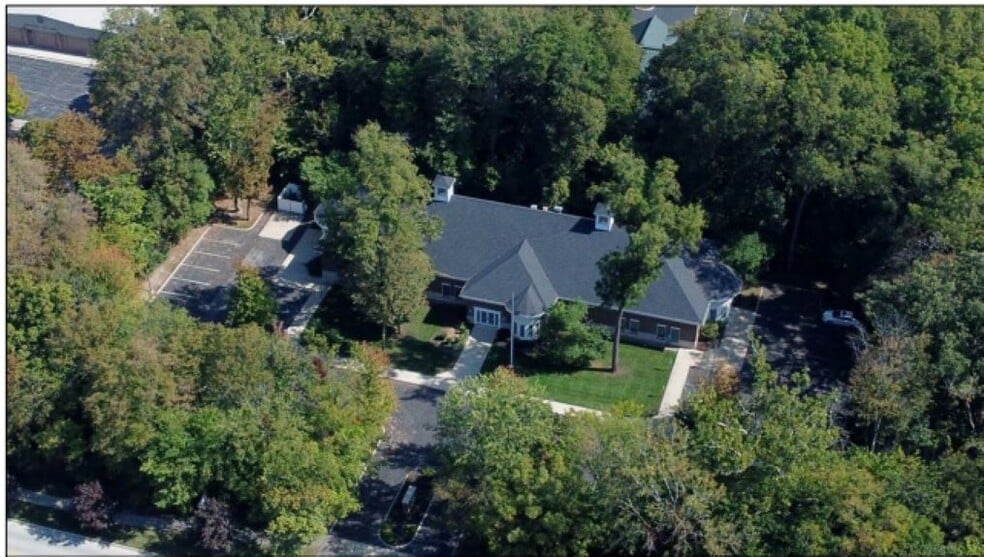 1771 Indian Wood Cir, Maumee, OH for lease - Building Photo - Image 2 of 22