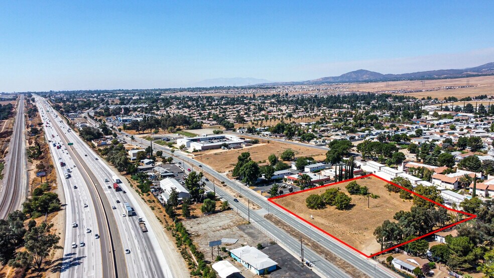 3805 W Ramsey St, Banning, CA à vendre - Photo du bâtiment - Image 3 de 5