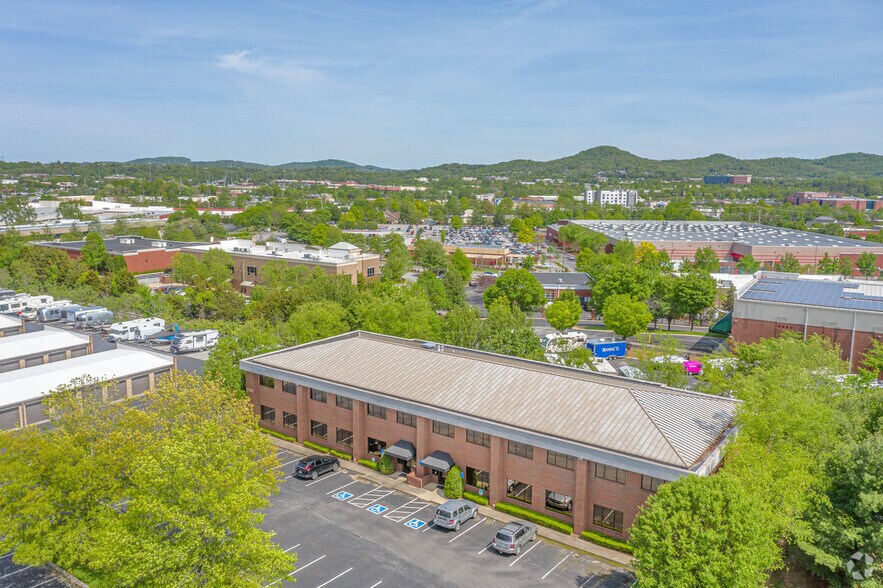 1720 General George Patton Dr, Brentwood, TN for lease - Building Photo - Image 2 of 4