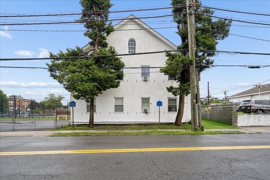 115 N Barry Ave, Mamaroneck, NY for sale - Building Photo - Image 2 of 27
